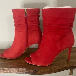 Vince Camuto Red open toe bootie. Sz 7